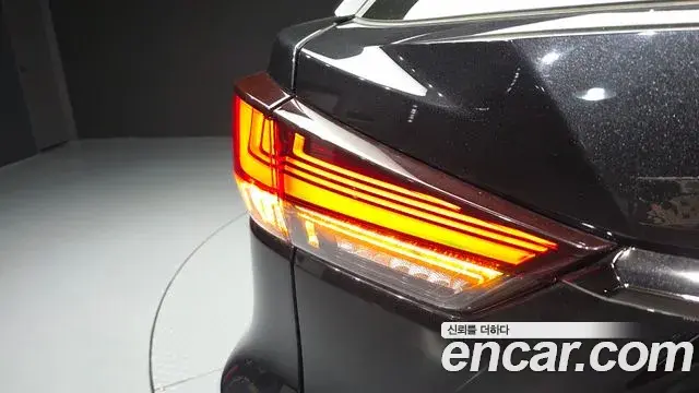 Lexus RX450h 2021 — ფოტო 13/33