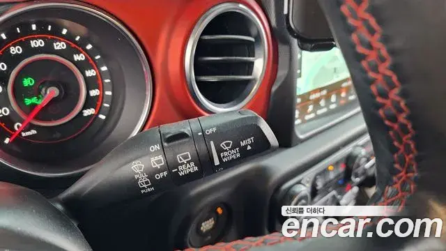 Jeep Wrangler 2019 — Şəkil 7/33