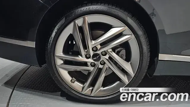 Genesis G80 2025 — Photo 15/34