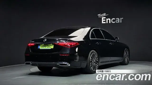 Mercedes-Benz S-Class 2024 — Photo 12/33