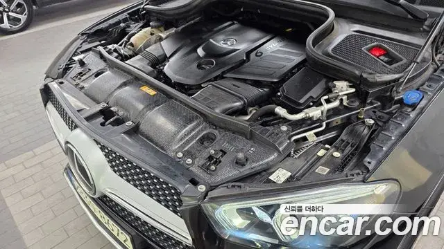 Mercedes-Benz GLE-Class 2021 — ფოტო 11/20