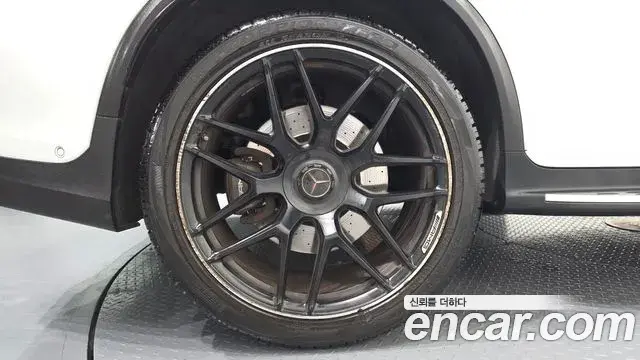 Mercedes-Benz GLC-Class 2018 — Photo 20/32