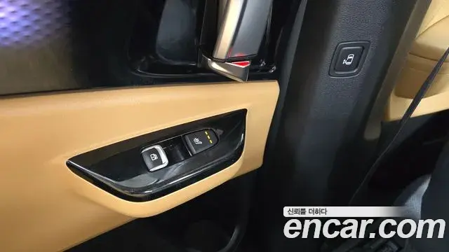 Kia Carnival 2021 — Photo 19/20