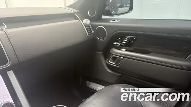 Land Rover Range Rover 2018 — Photo 8/15
