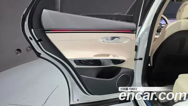Genesis GV70 2024 — Şəkil 26/32