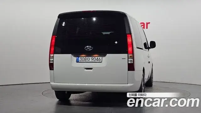 Hyundai Staria 2023 — Şəkil 6/31