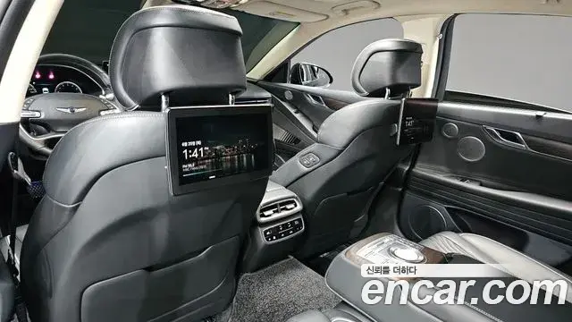 Genesis Electrified G80 2020 — Photo 18/20