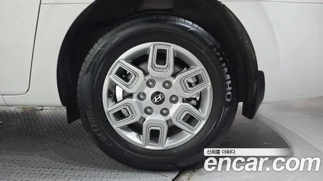 Hyundai Staria 2026 — Photo 4/30