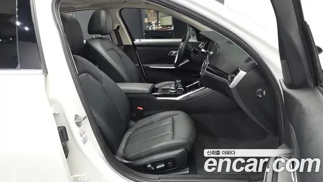 BMW 3 Series 2019 — Photo 16/31