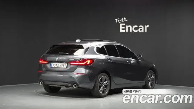 BMW 1 Series 2020 — Şəkil 14/30