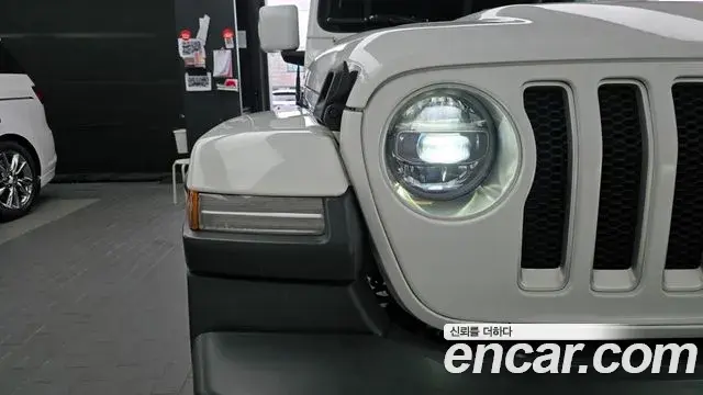 Jeep Wrangler 2022 — ფოტო 2/31