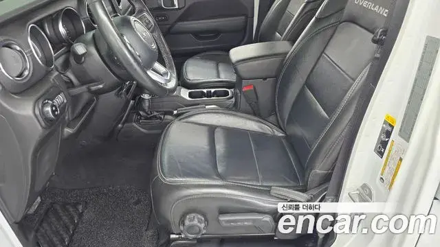Jeep Wrangler 2022 — ფოტო 11/31