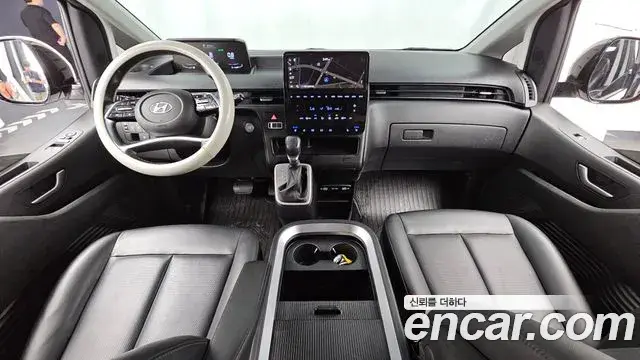 Hyundai Staria 2023 — Photo 10/20