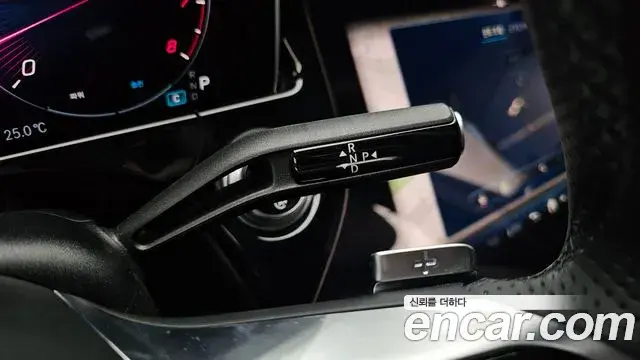 Mercedes-Benz E-Class 2024 — Photo 27/35