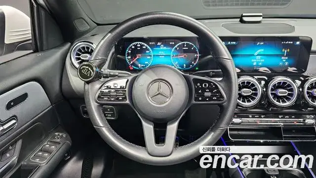 Mercedes-Benz GLB-Class 2021 — Фото 13/20