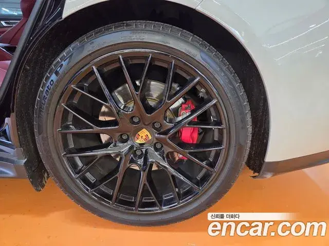 Porsche Panamera 2019 — ფოტო 10/15