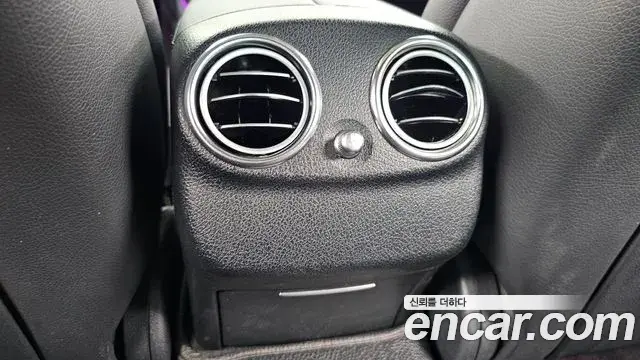 Mercedes-Benz E-Class 2020 — Photo 19/34