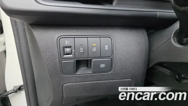 Hyundai Staria 2021 — Фото 18/20