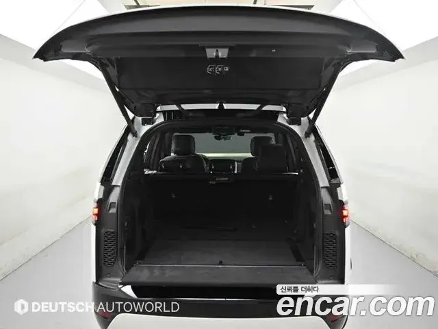 Land Rover Discovery 5 2024 — Фото 19/20
