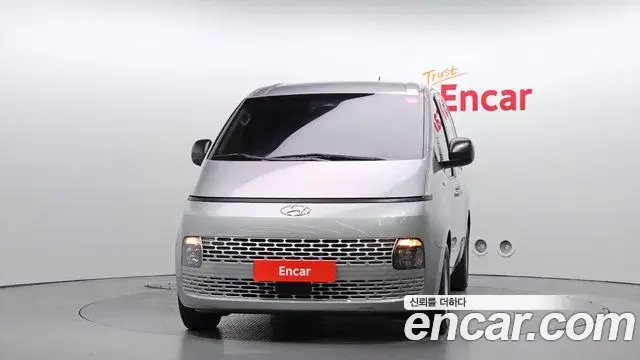 Hyundai Staria 2021 — Фото 3/20