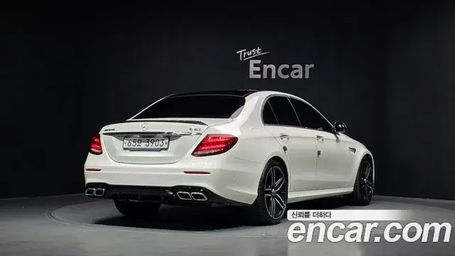 Mercedes-Benz E-Class 2018 — Фото 2/20