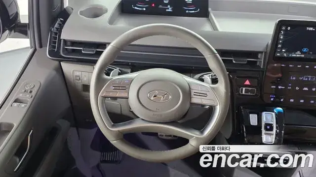 Hyundai Staria 2024 — ფოტო 29/38