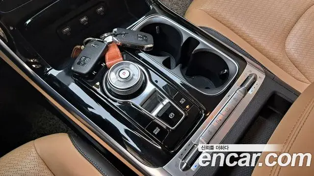Kia Carnival 2021 — Photo 18/34