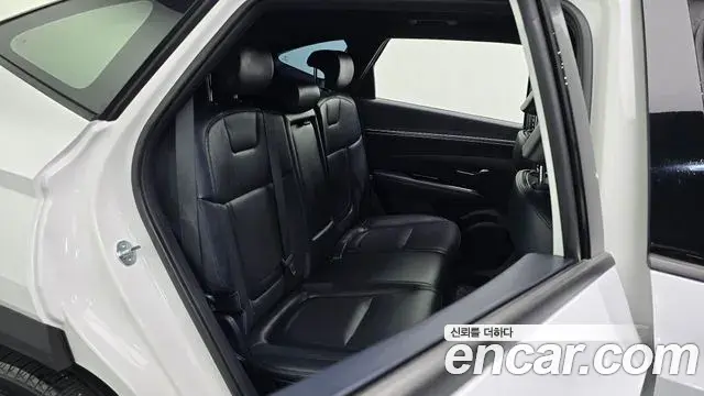 Hyundai Tucson Hybrid 2023 — Şəkil 17/32