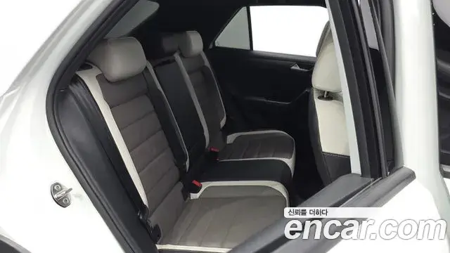 Volkswagen T-Roc 2021 — ფოტო 12/30
