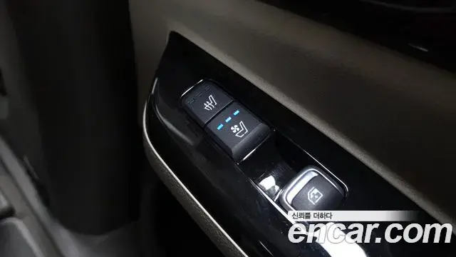 Kia Carnival 2021 — Фото 19/20