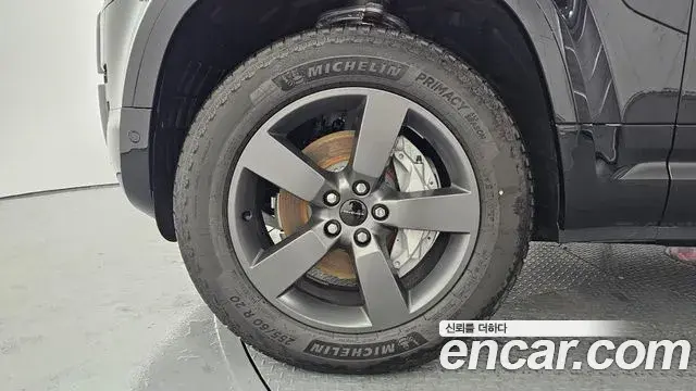 Land Rover Defender 2026 — Photo 15/20