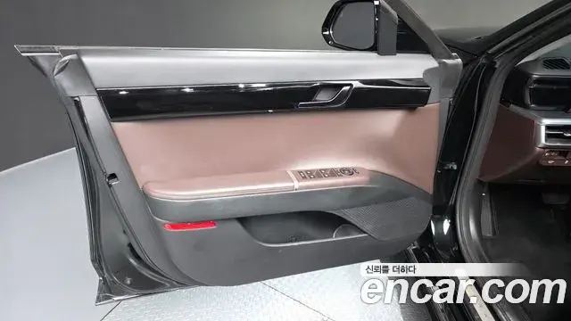 Hyundai Grandeur Hybrid 2023 — Şəkil 19/35