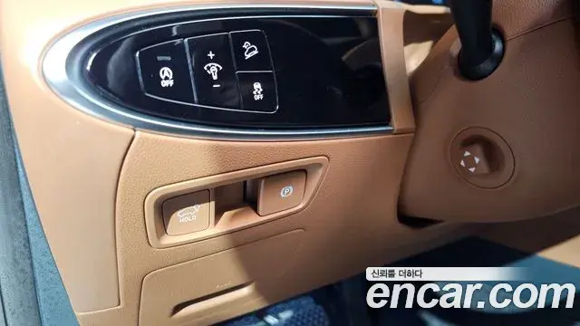 Genesis GV70 2021 — Photo 18/20