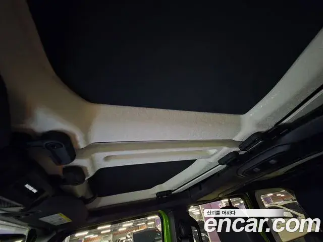 Jeep Wrangler 2025 — Şəkil 14/20