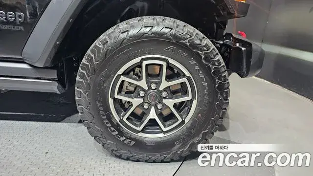 Jeep Wrangler 2025 — Photo 18/30