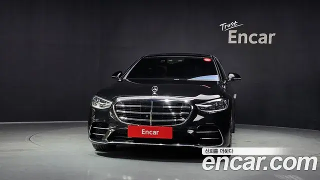 Mercedes-Benz S-Class 2025 — Photo 31/36