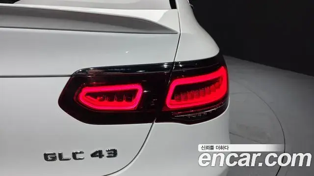 Mercedes-Benz GLC-Class 2022 — Photo 25/35
