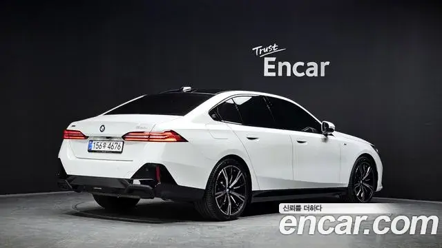 BMW 5 Series 2025 — ფოტო 20/33