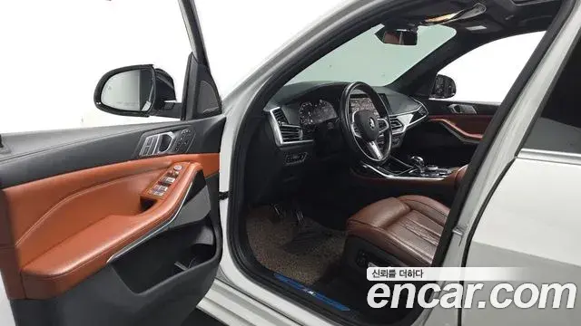 BMW X7 2020 — Photo 22/37