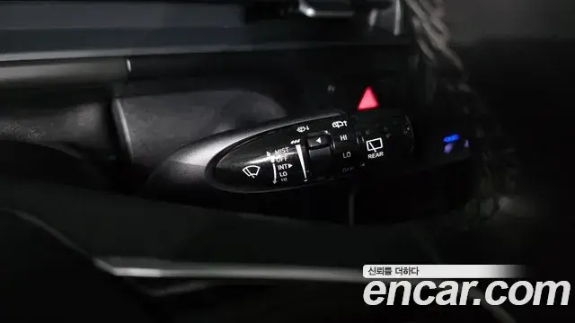 Hyundai Staria 2023 — Photo 16/32