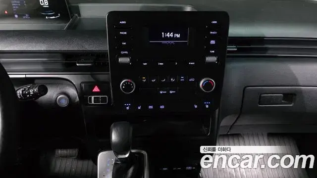 Hyundai Staria 2023 — Photo 29/32
