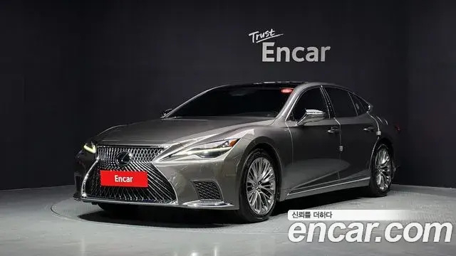 Lexus LS500 2021 — Photo 3/36