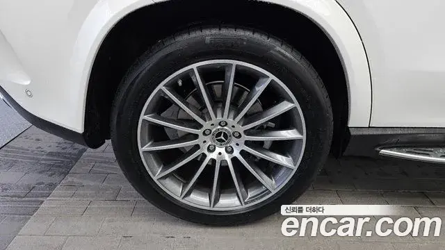 Mercedes-Benz GLE-Class 2025 — Photo 7/20