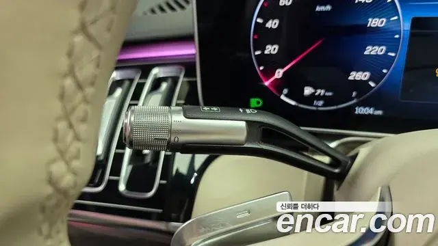 Mercedes-Benz S-Class 2022 — Photo 31/35