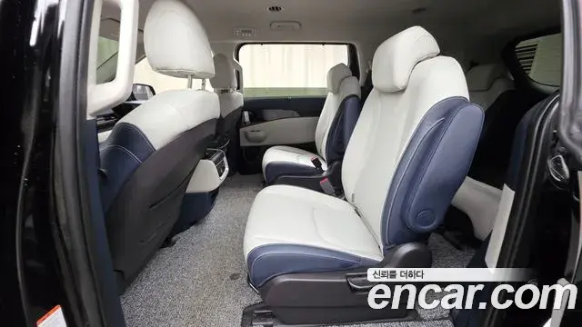 Kia Carnival 2024 — Фото 13/20