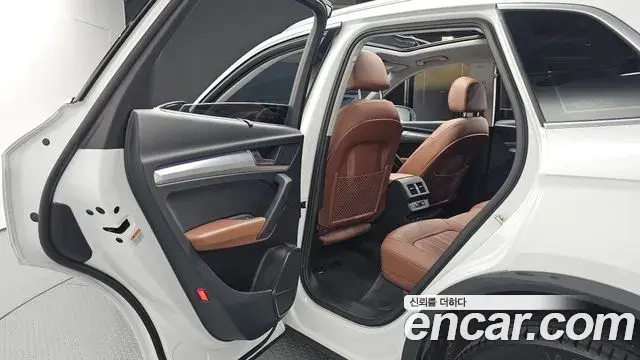 Audi Q5 2022 — Фото 12/20