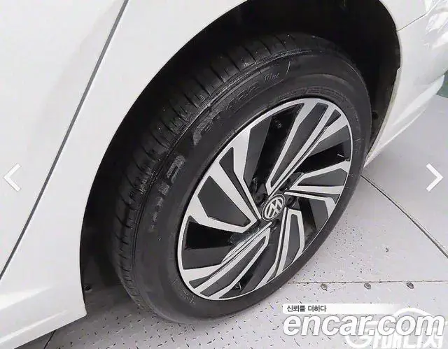 Volkswagen Jetta 2020 — Photo 9/20