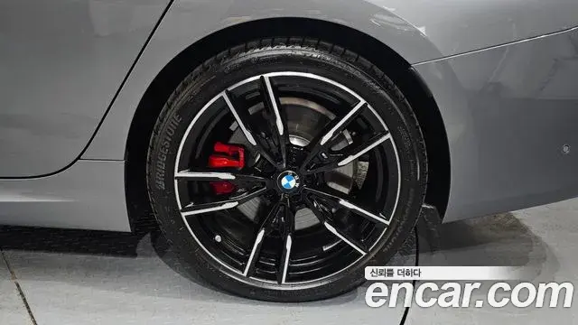 BMW 3 Series 2025 — Photo 33/35