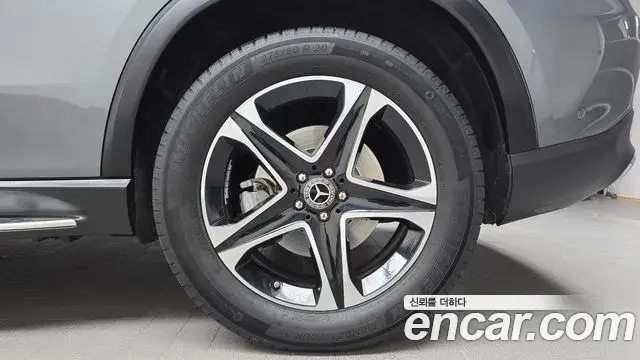 Mercedes-Benz GLE-Class 2021 — Şəkil 27/32