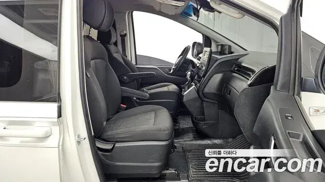 Hyundai Staria 2022 — Фото 11/20